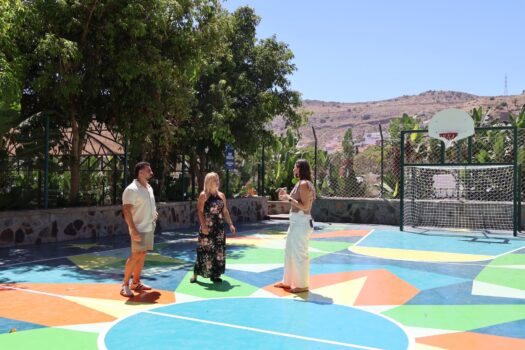 <strong>El Ayuntamiento culmina la renovación de la pista deportiva infantil de San Lorenzo con un diseño personalizado</strong>